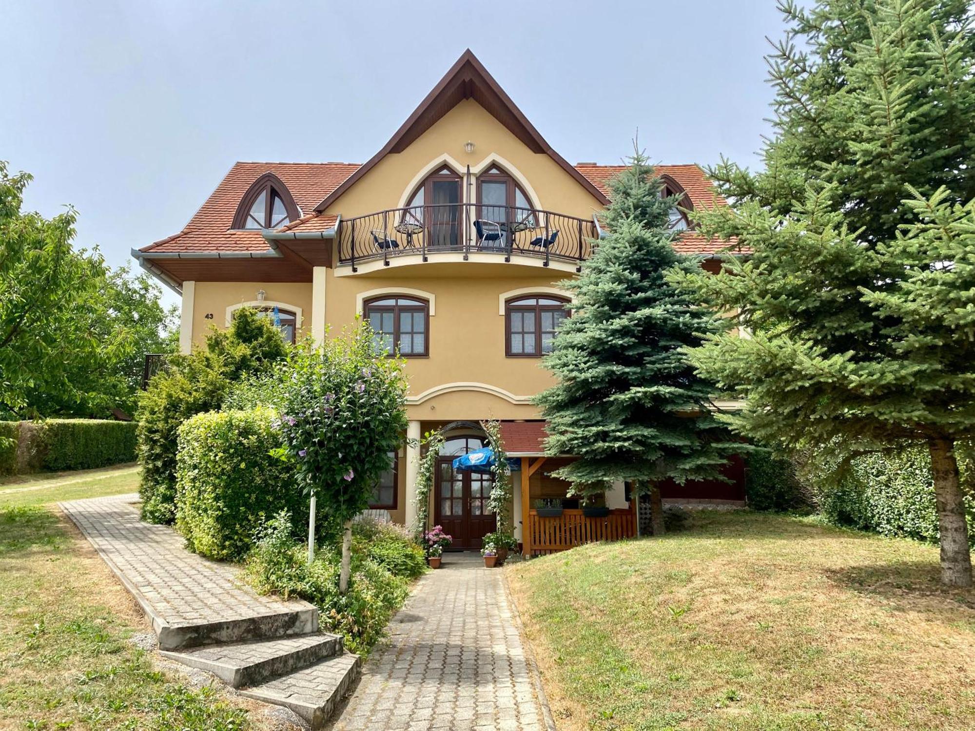 Апартаменти Katalin App. Zalagyoengye Залакарош Екстер'єр фото