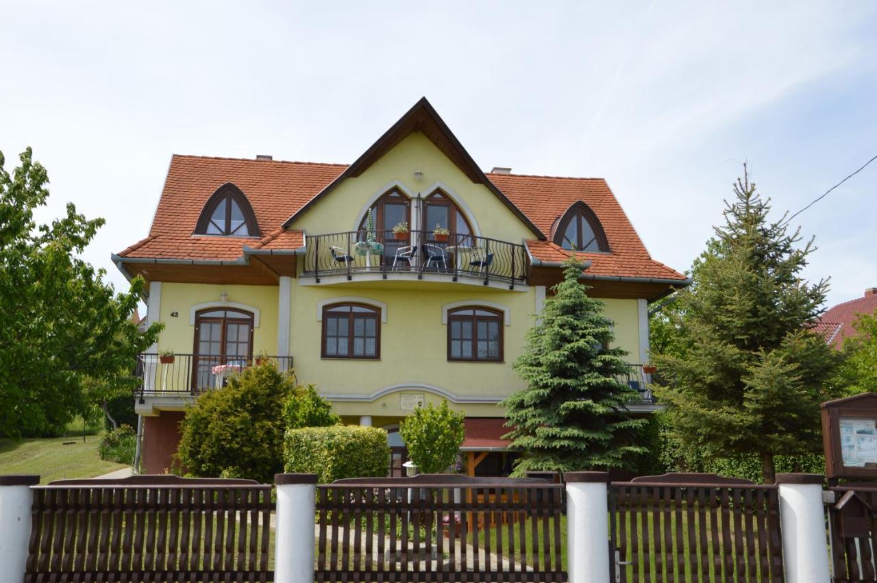Апартаменти Katalin App. Zalagyoengye Залакарош Екстер'єр фото